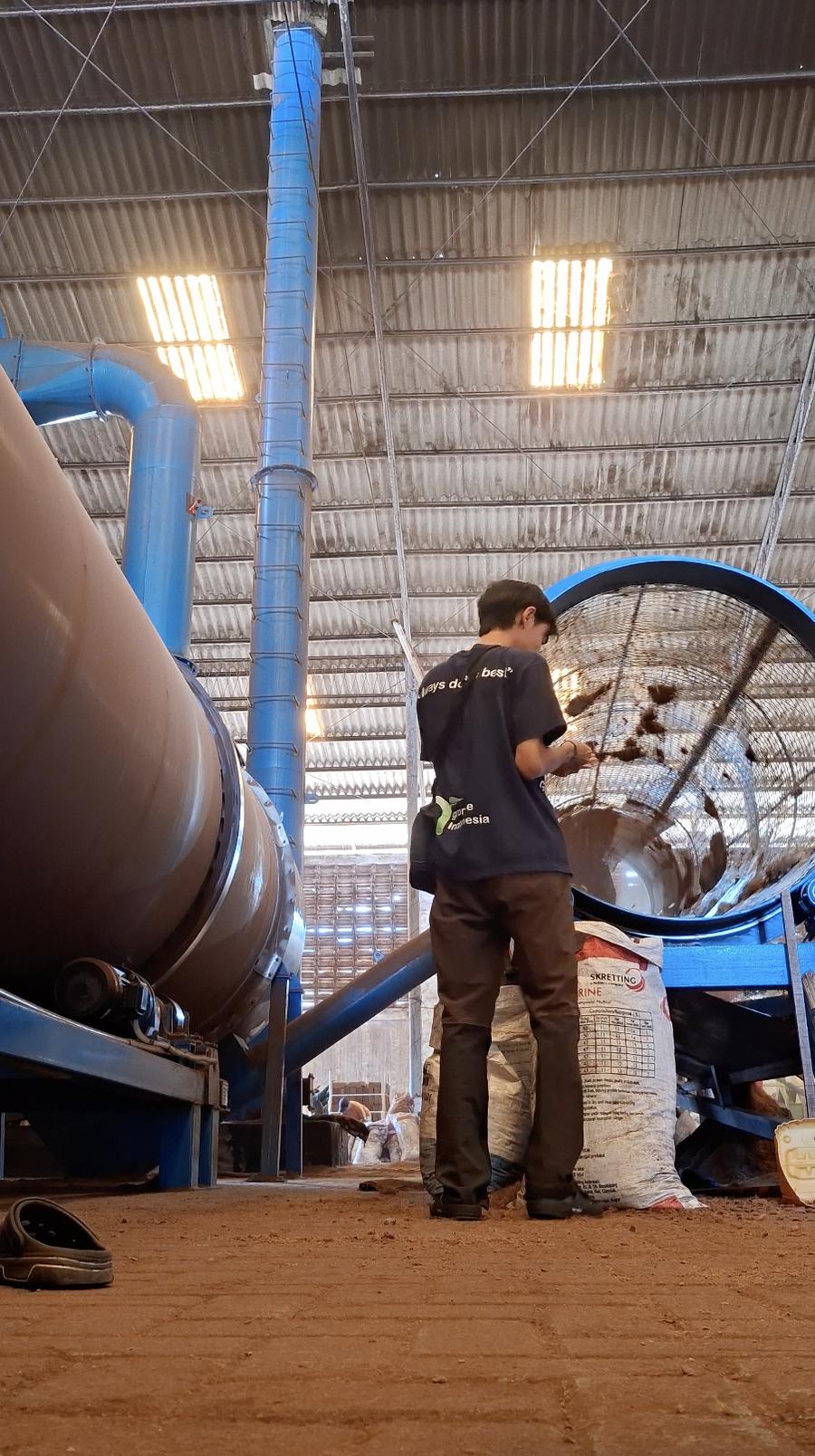 Drying and screening machinery processing cocopeat